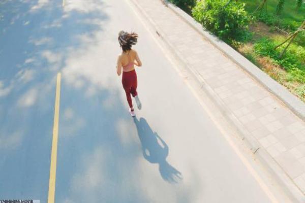 体育项目比赛中的意外情况如何应对